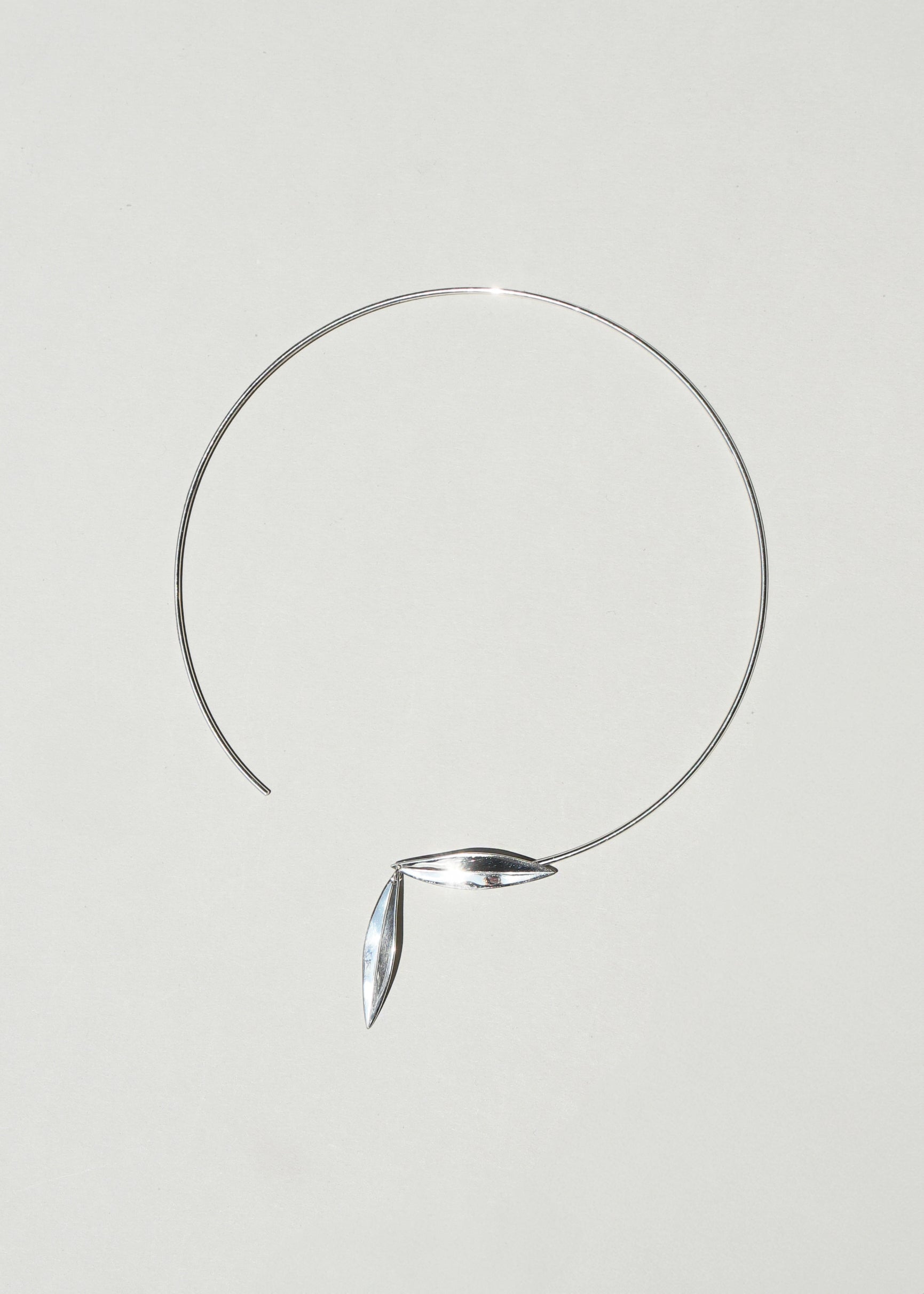 Leaves neckpiece
