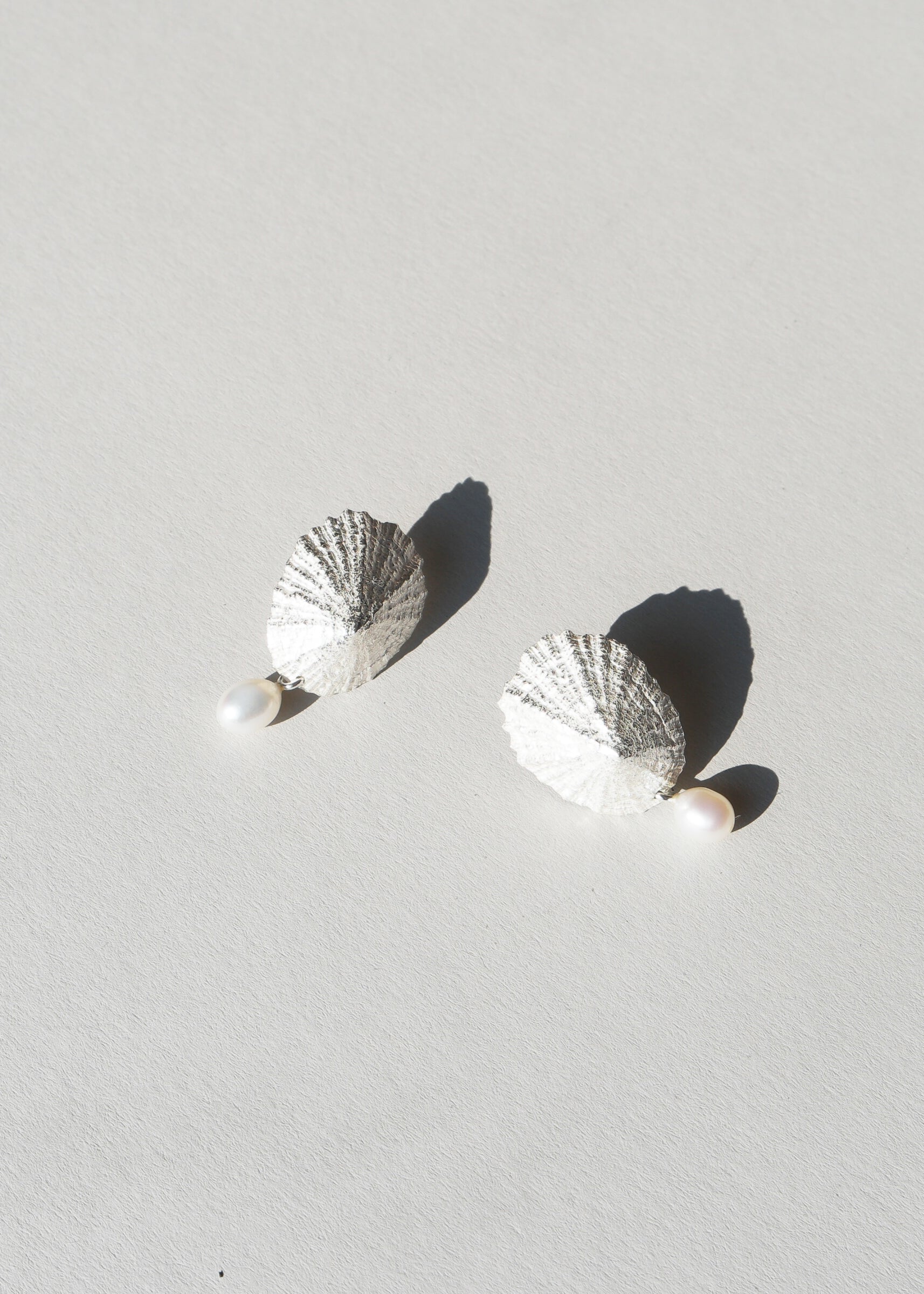LIMPET PEARL Studs