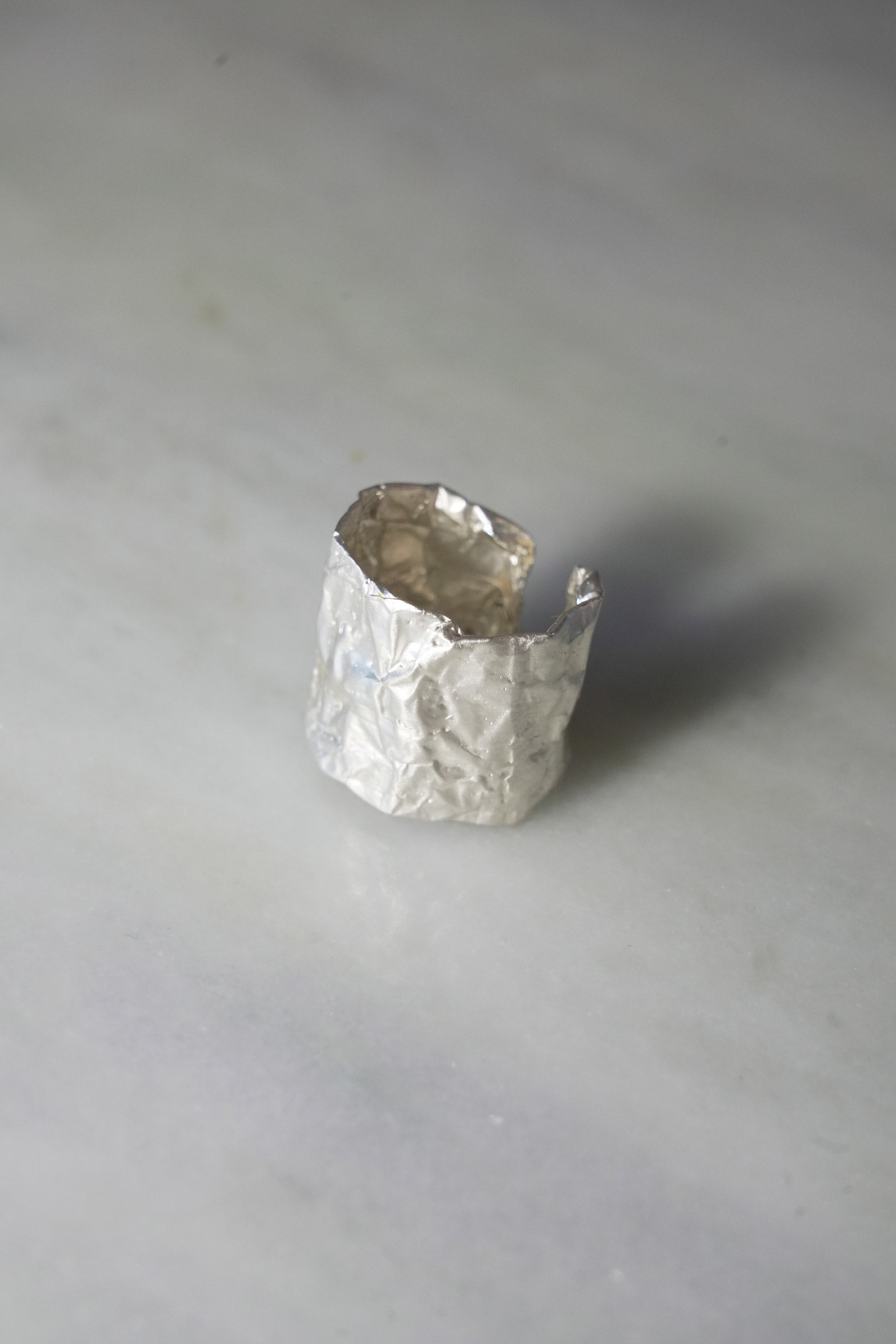 CRUSHED Stripe Ring – Saskia Diez