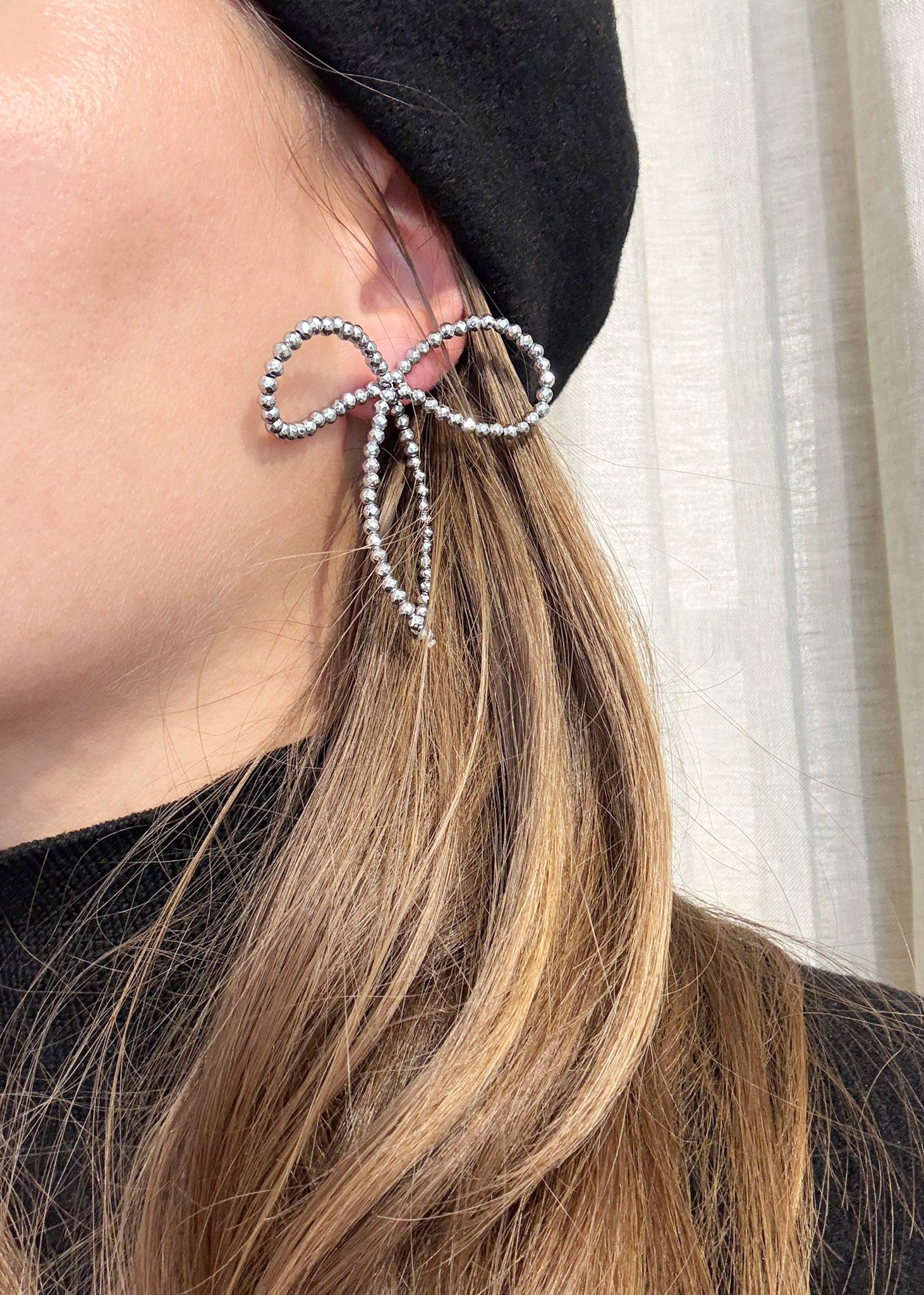 SPARKLING Bow Stud