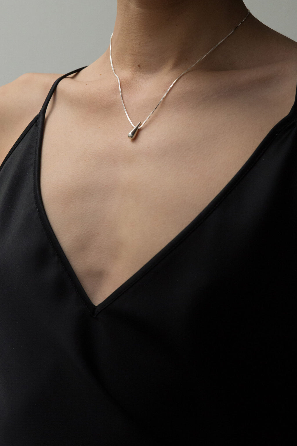 Short TEARDROP Necklace