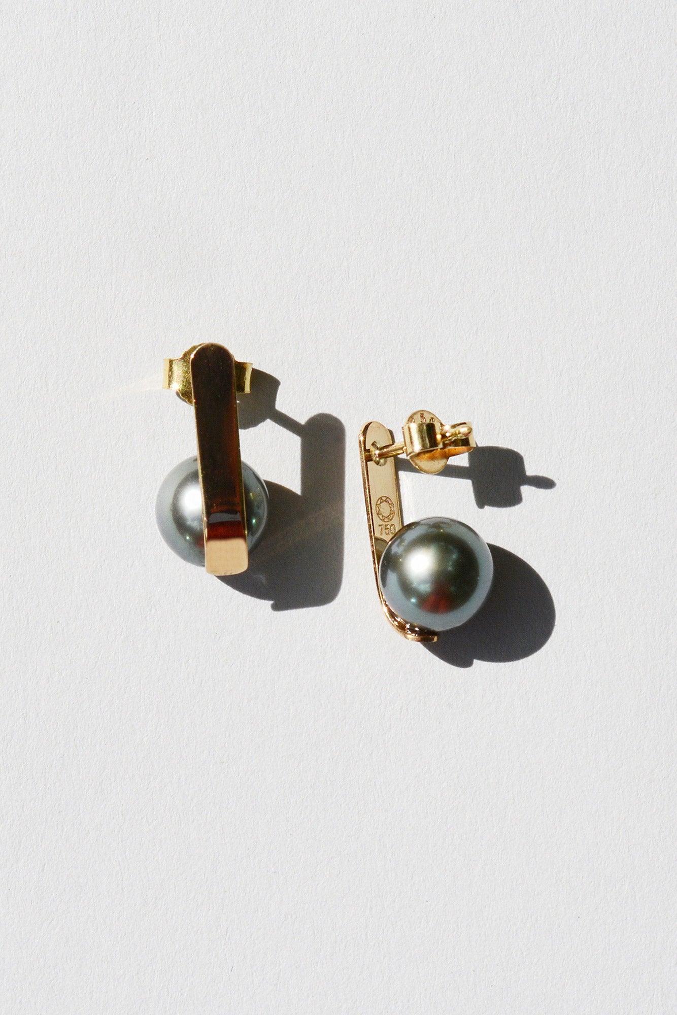 STRIPE PEARL Studs