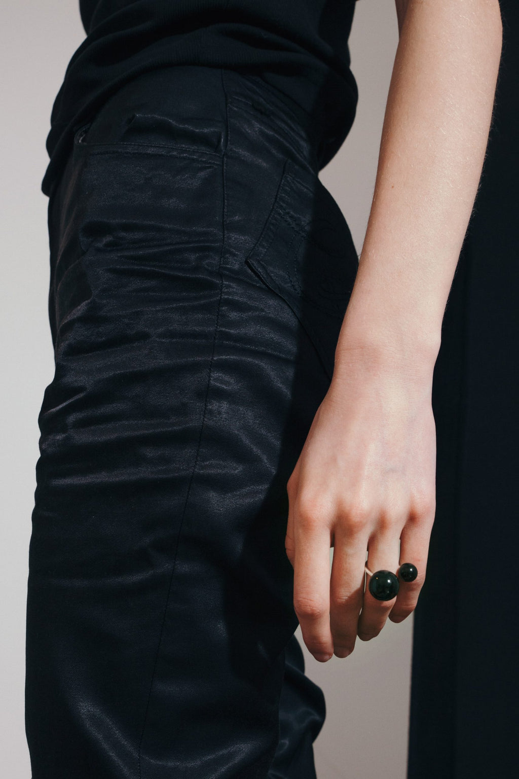 Black SLING Ring No2