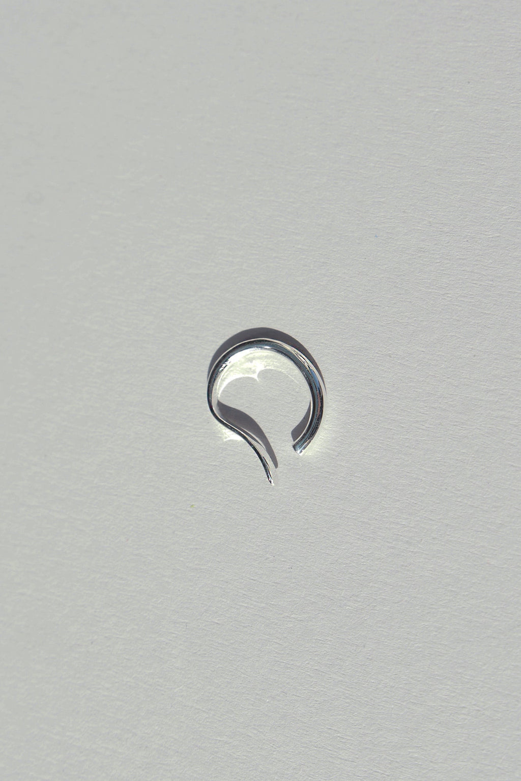 WIRE BOLD Ear Cuff