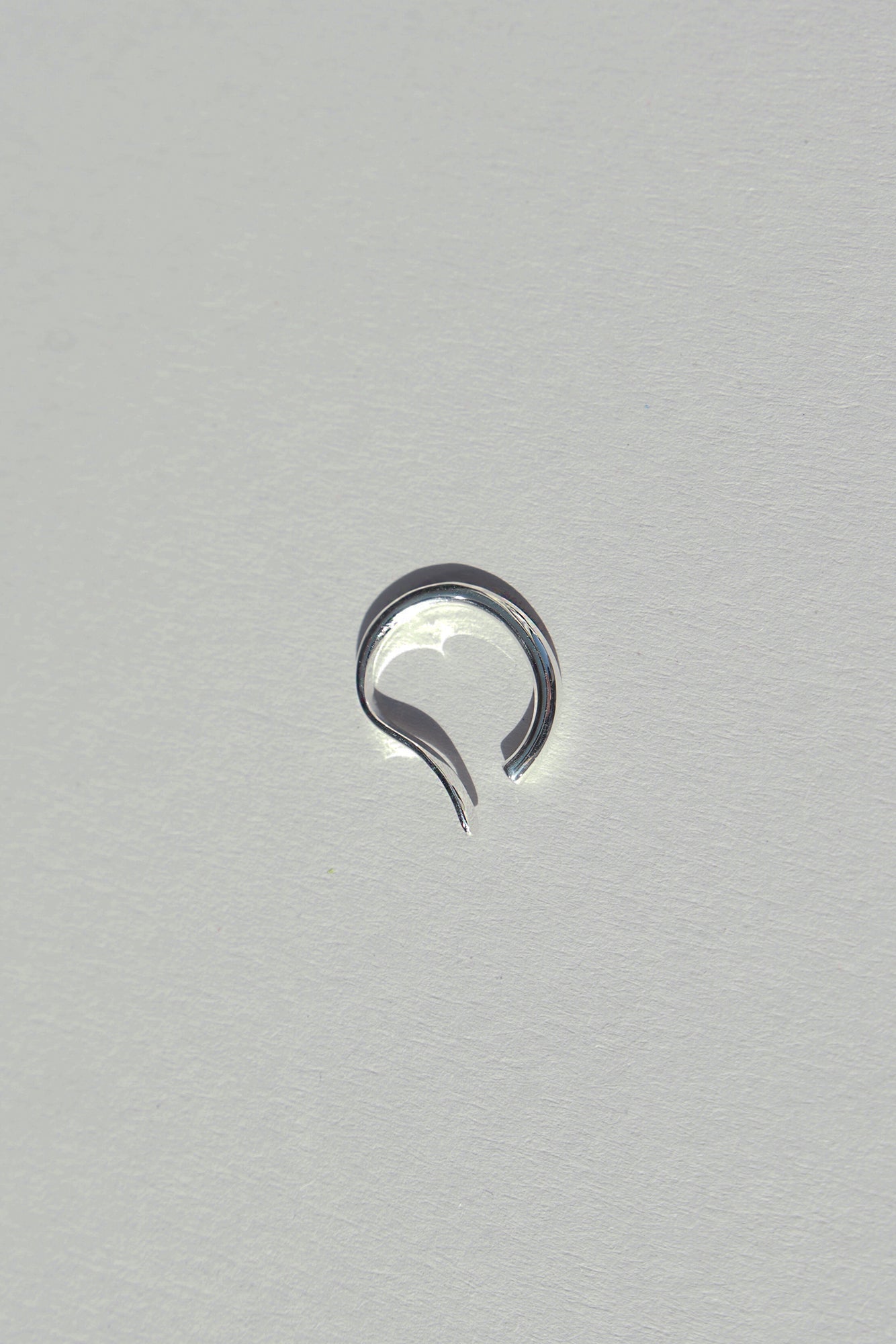 WIRE BOLD Ear Cuff