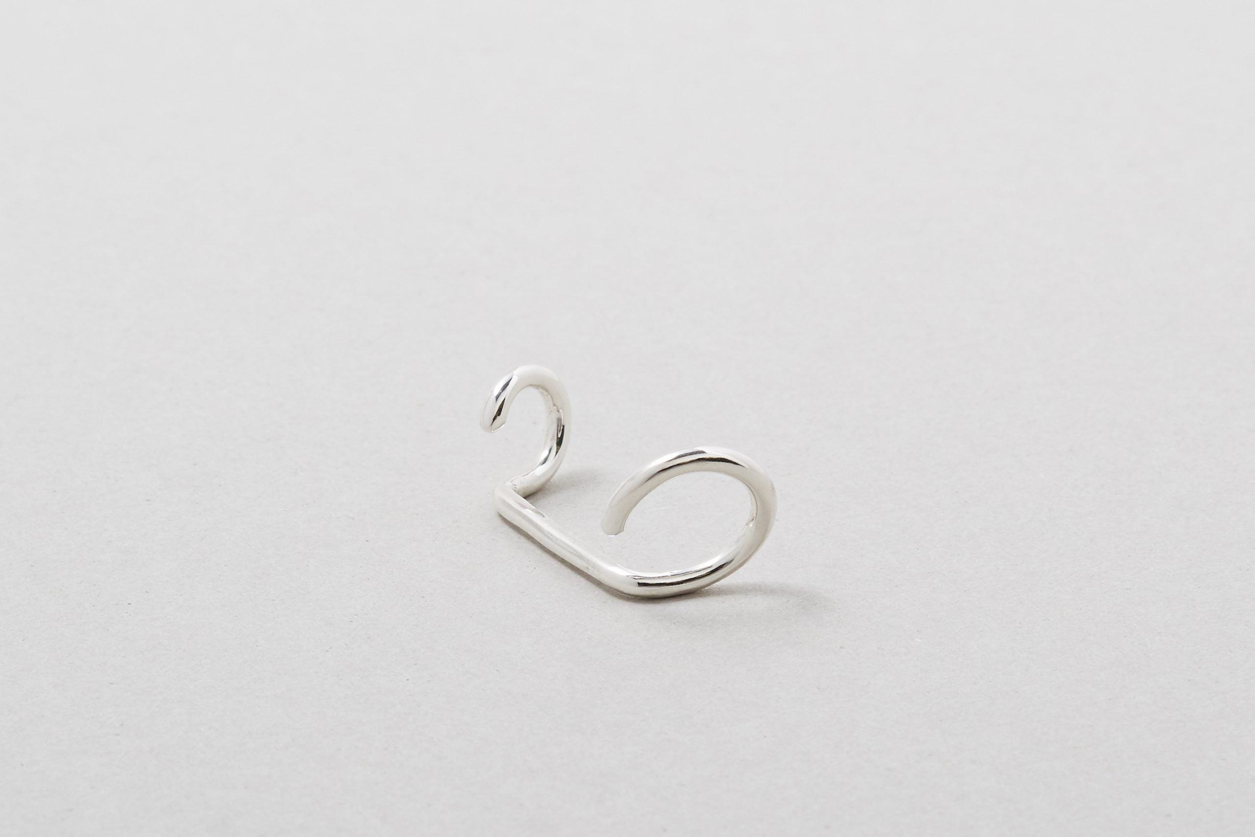 Double WIRE BOLD Ear Cuff Up