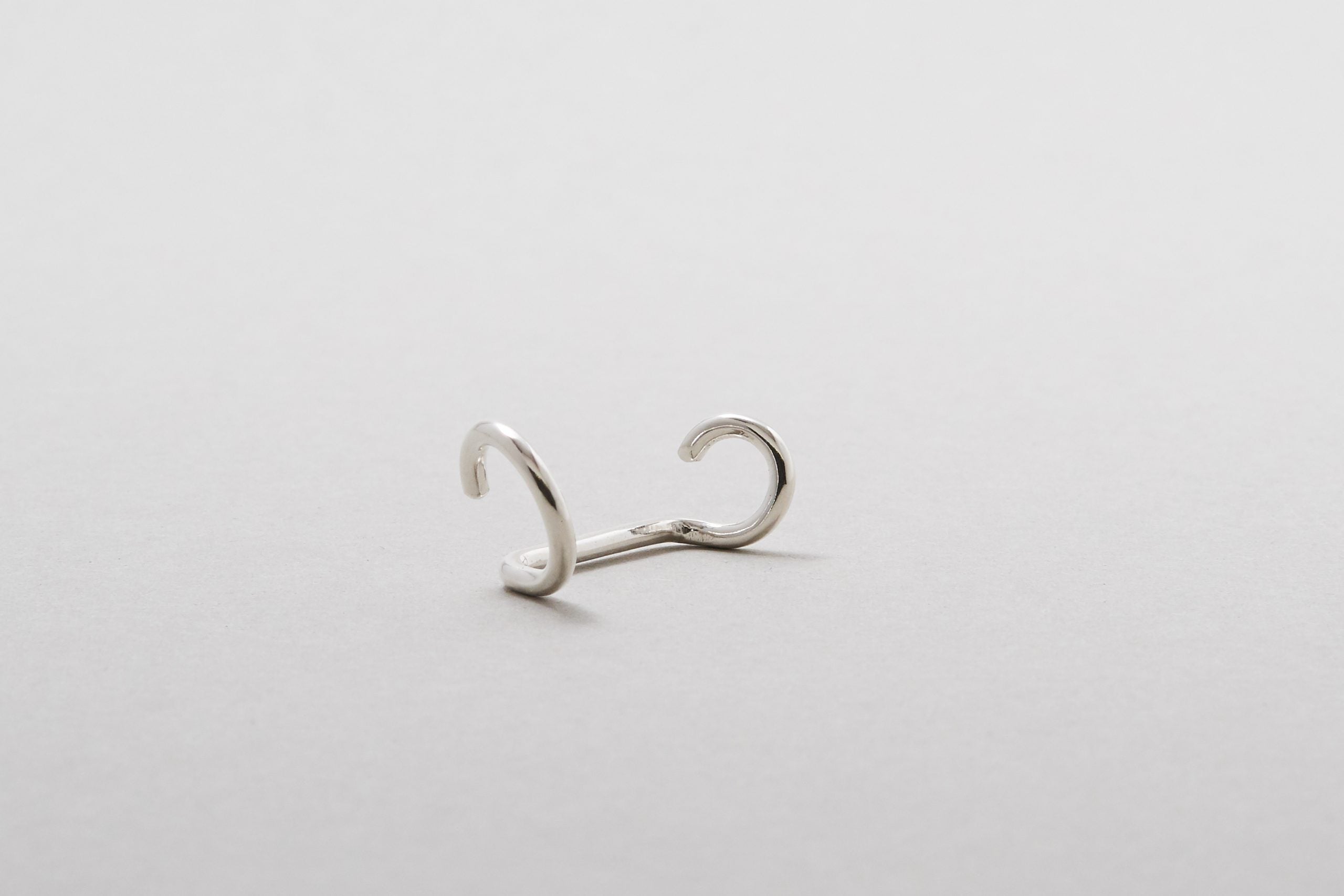Double WIRE BOLD Ear Cuff Up