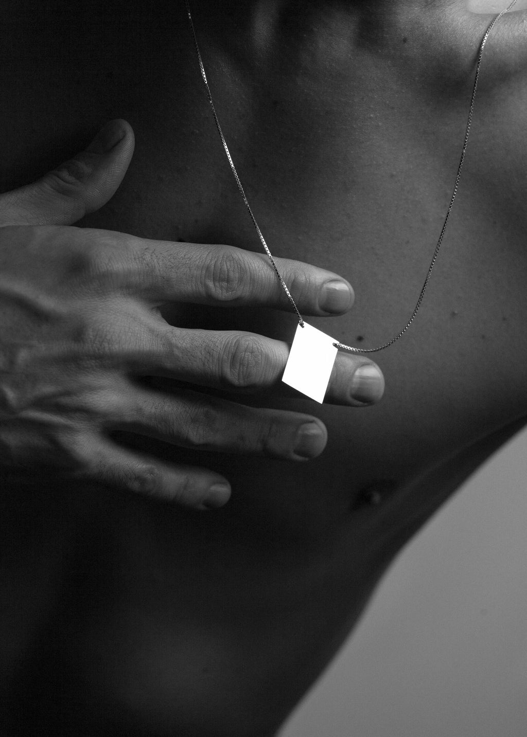 ESCAPULARIO Paillettes Necklace