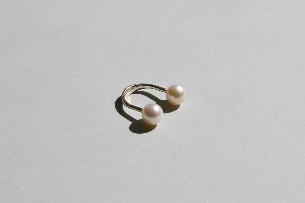 PEARL Sling Ring Saskia Diez pearl-sling-ring-saskia-diez