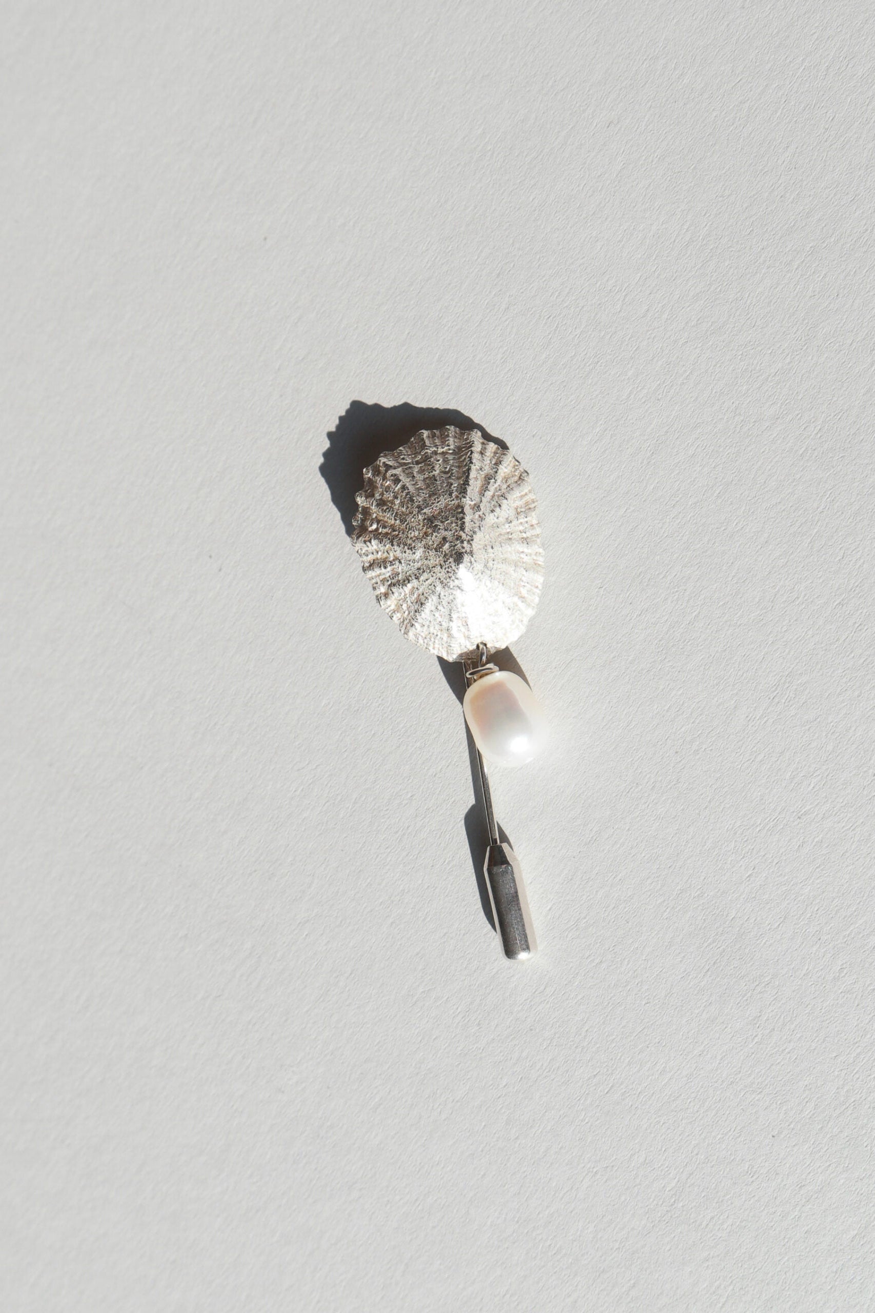 Limpet Pearl Needle