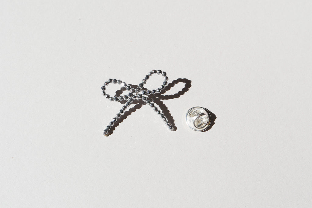 SPARKLING Bow Brooch