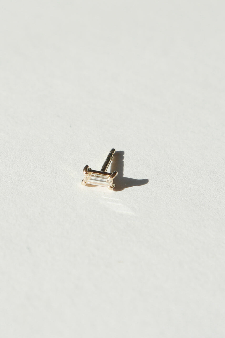 Baguette WIRE SOLITAIRE Stud